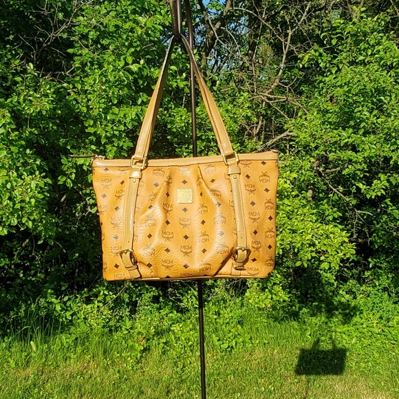 🤑SOLD🥳    MCM COGNAC  VISETOS 2-WAY SHOPPER SHOULDER BAG WITH CROSSBODY OPTION - Picture 1 of 13